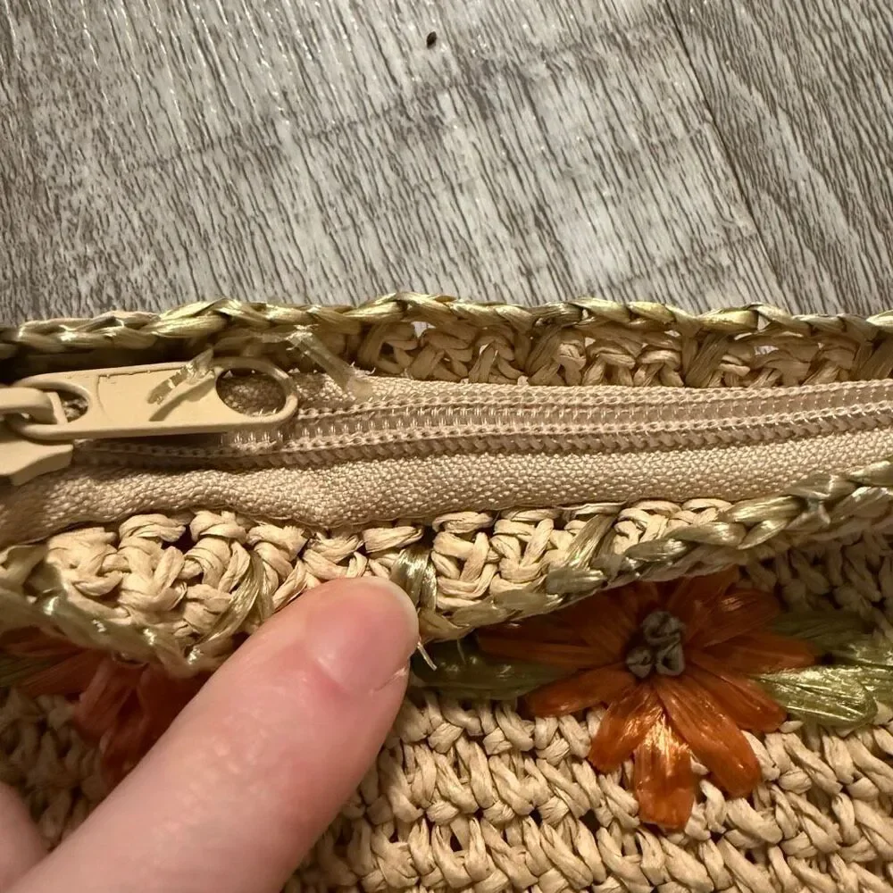 Vintage Tan Straw Floral Embroidery Purse Crossbody Woven Bag Flower